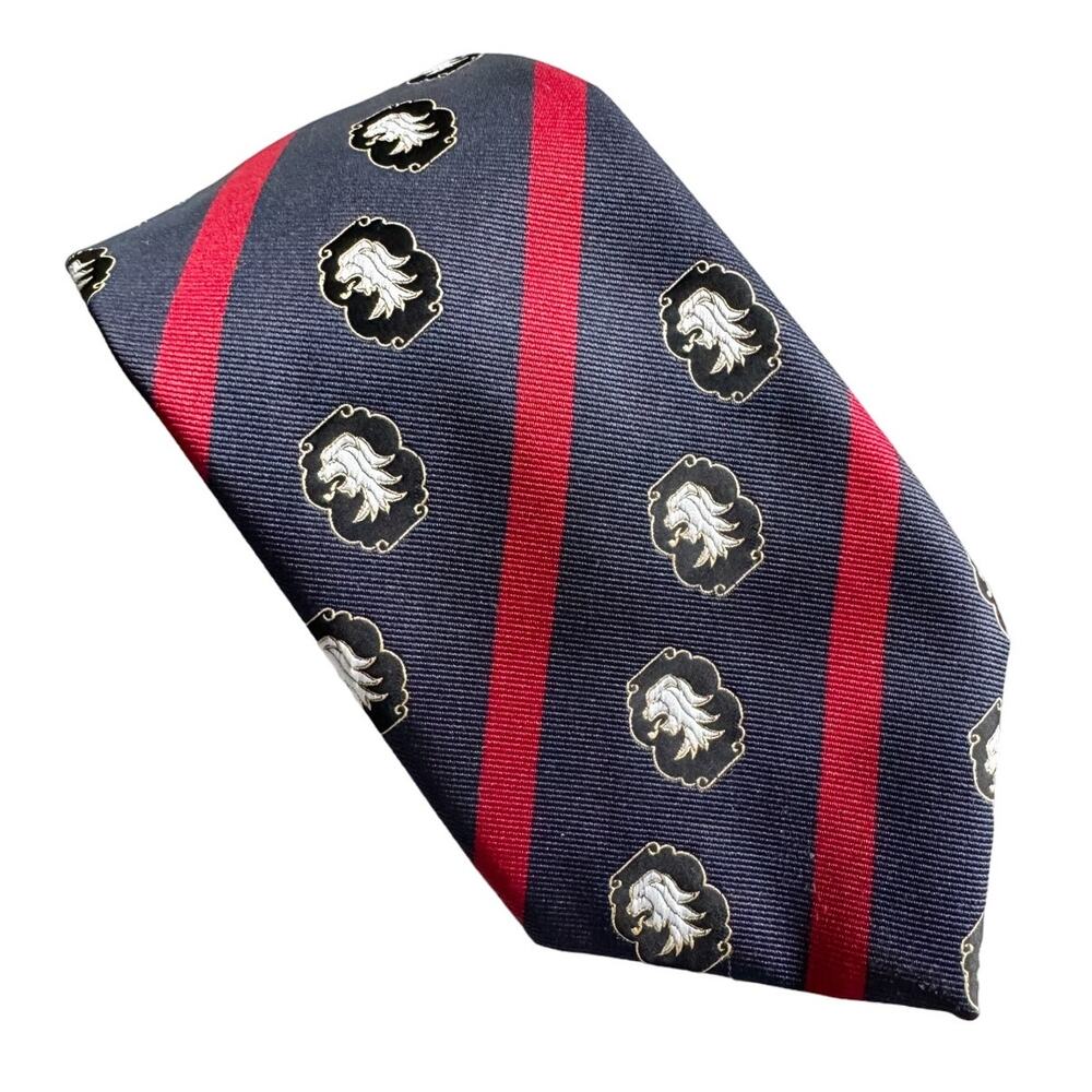 Wembley vintage Lionshead crest power stripe neck tie 4”w